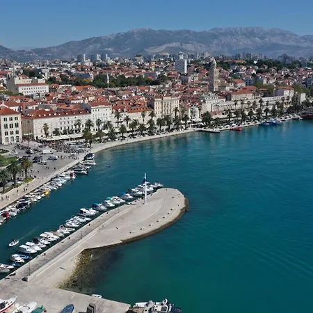 公寓 Thelightfull 2 - Brand New In Historic Center Of *